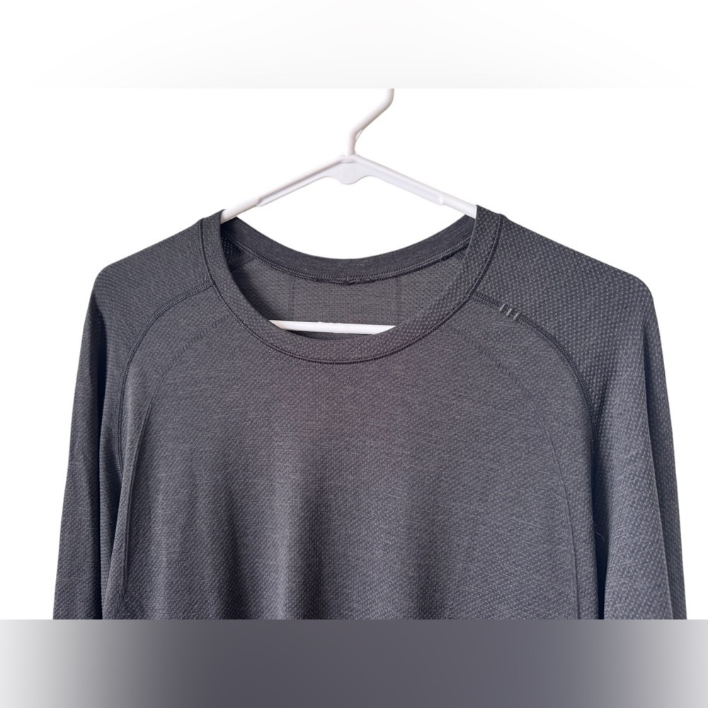 Lululemon Metal Vent Tech Long Sleeve Shirt Dark Charcoal Gray MEDIUM - Picture 2 of 9